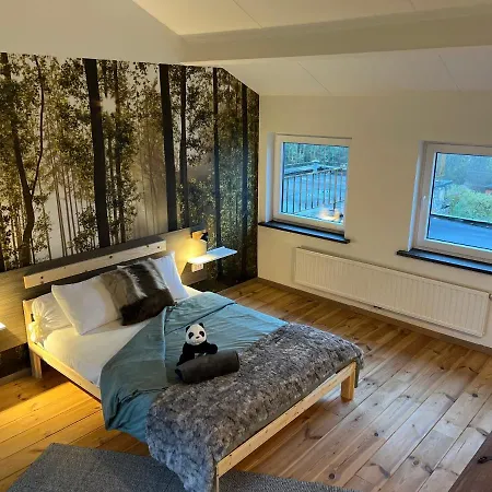 L'attente Detente A 200 M Du Parc 