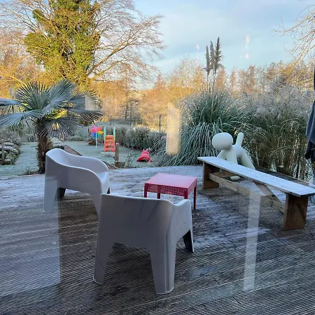 L'attente Détente à 200 M Du Parc  Pairi Daiza Casa de Férias Brugelette